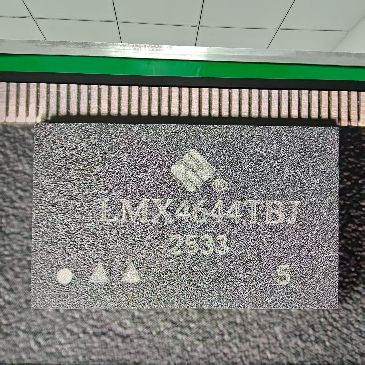 LM4644TBJ