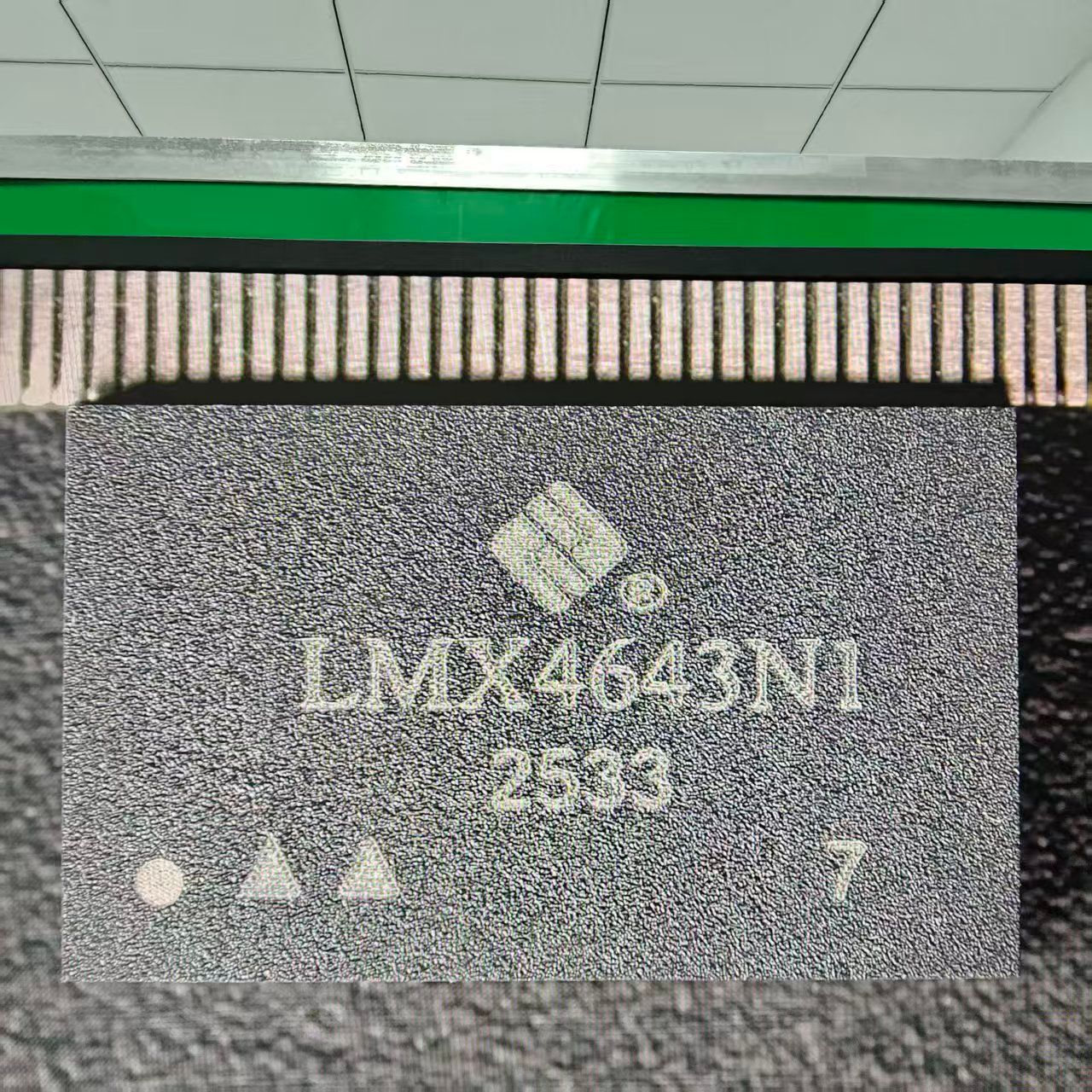 LMX4643N1