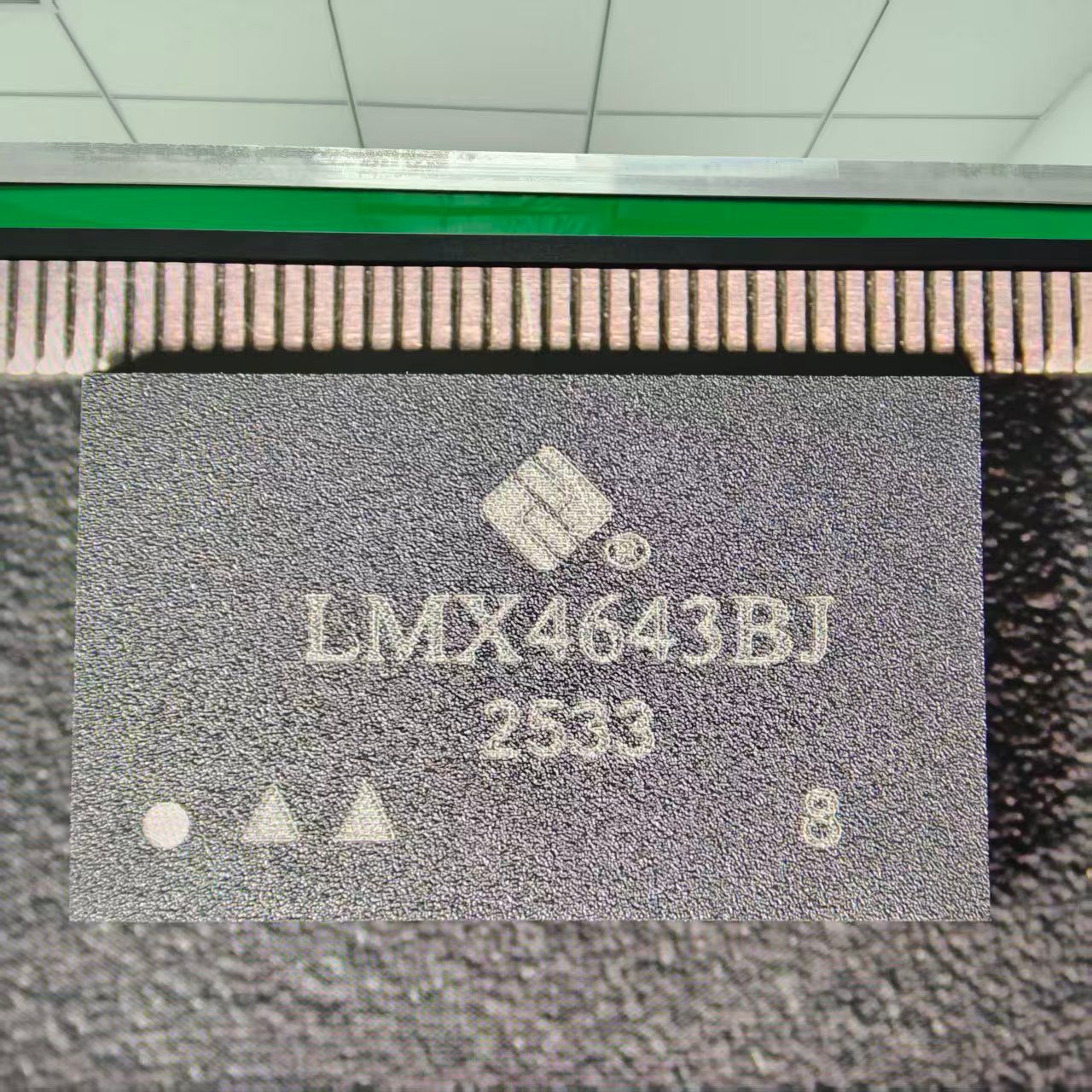 LMX4643BJL3